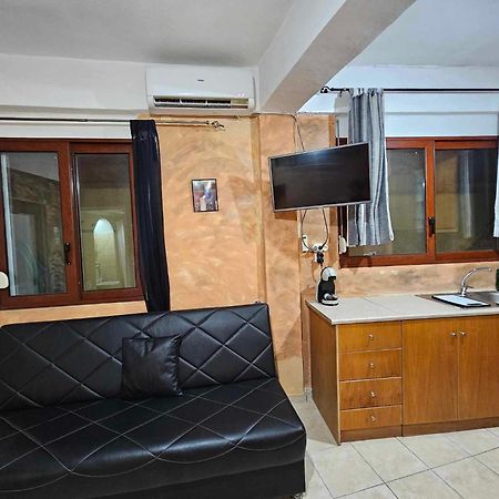 George'S Guest House Hriszí Aktí Haniá Kültér fotó